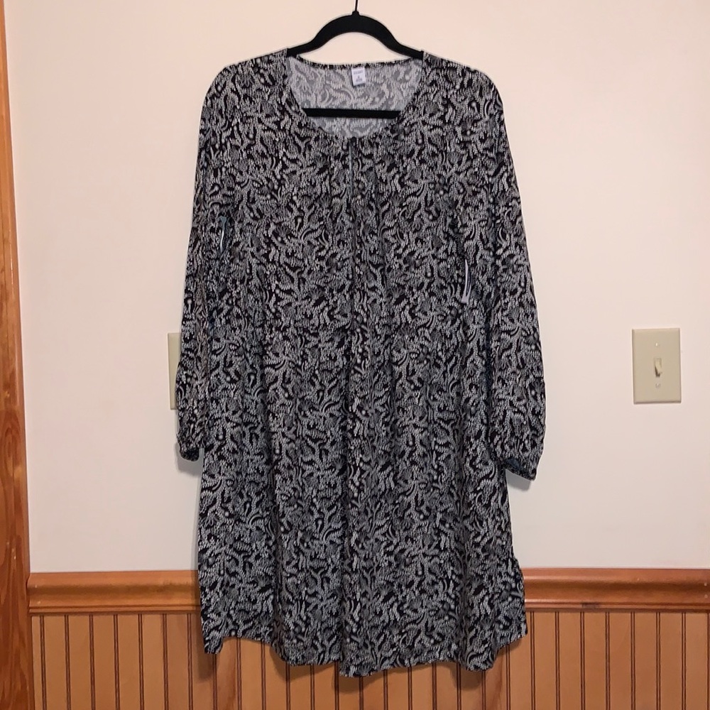 NWT! Old Navy Black Dress. Medium.